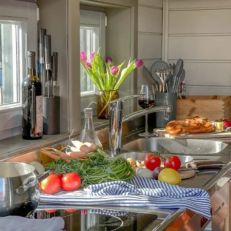 Prázdninový dům Traumhaff Lotsen Romantik Mit Kamin, Privates Nordicspa Und Boot