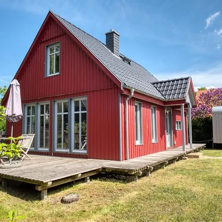 Prázdninový dům Traumhaff Lotsen Romantik Mit Kamin, Privates Nordicspa Und Boot Luckow (Mecklenburg-Vorpommern)