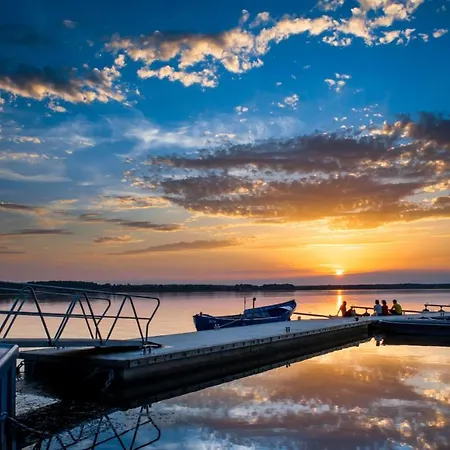 Prázdninový dům Traumhaff Lotsen Romantik Mit Kamin, Privates Nordicspa Und Boot Luckow (Mecklenburg-Vorpommern)