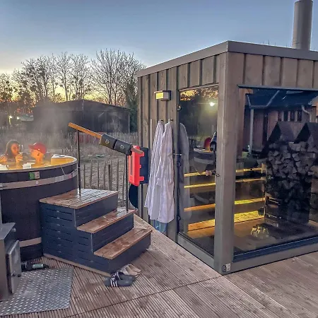 Prázdninový dům Traumhaff Lotsen Romantik Mit Kamin, Privates Nordicspa Und Boot
